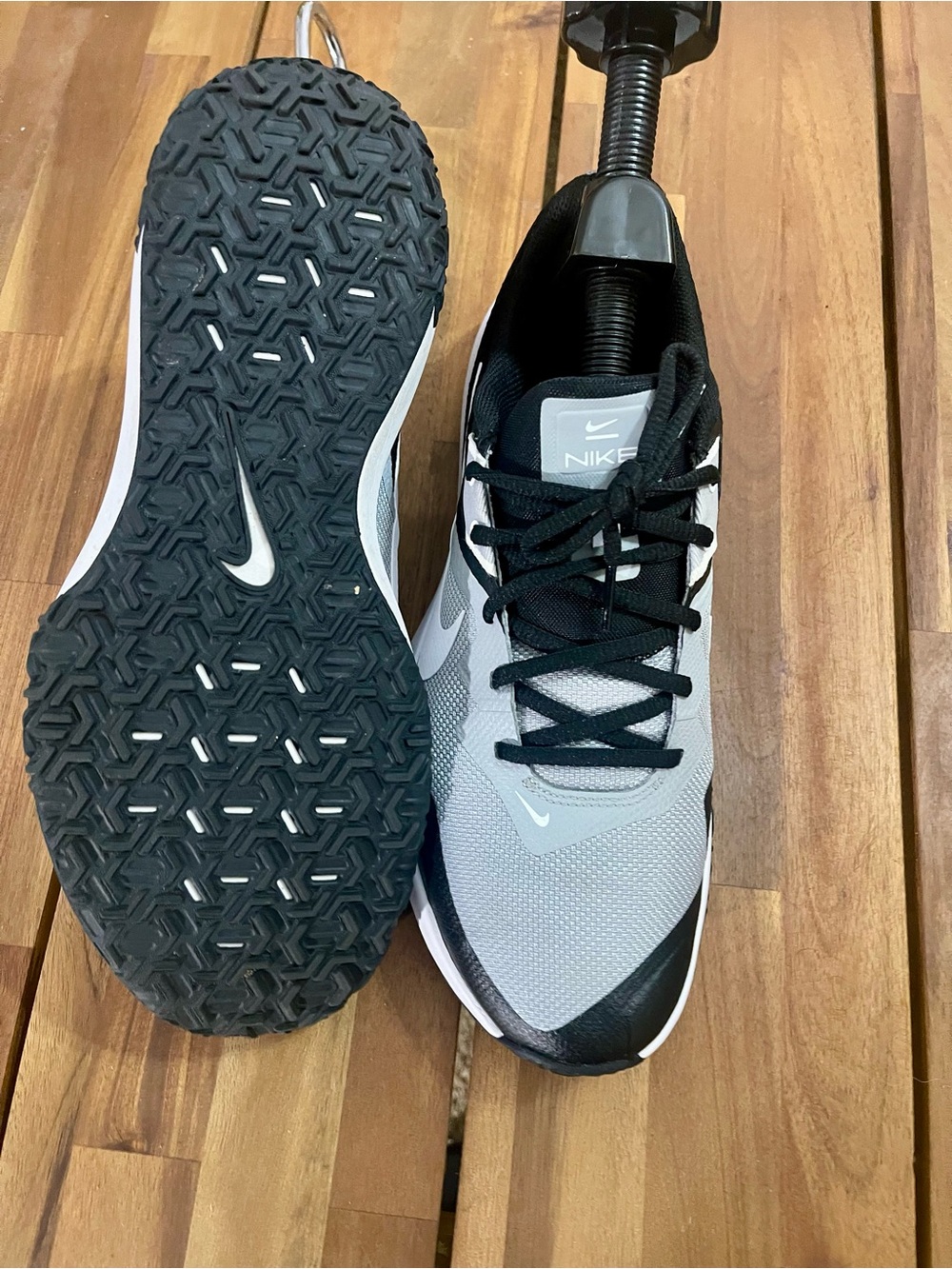 Nike Gray, Black & White Lightweight Training Shoes - Picture 4 of 4